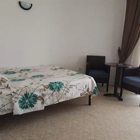 Hotel Dezerto &